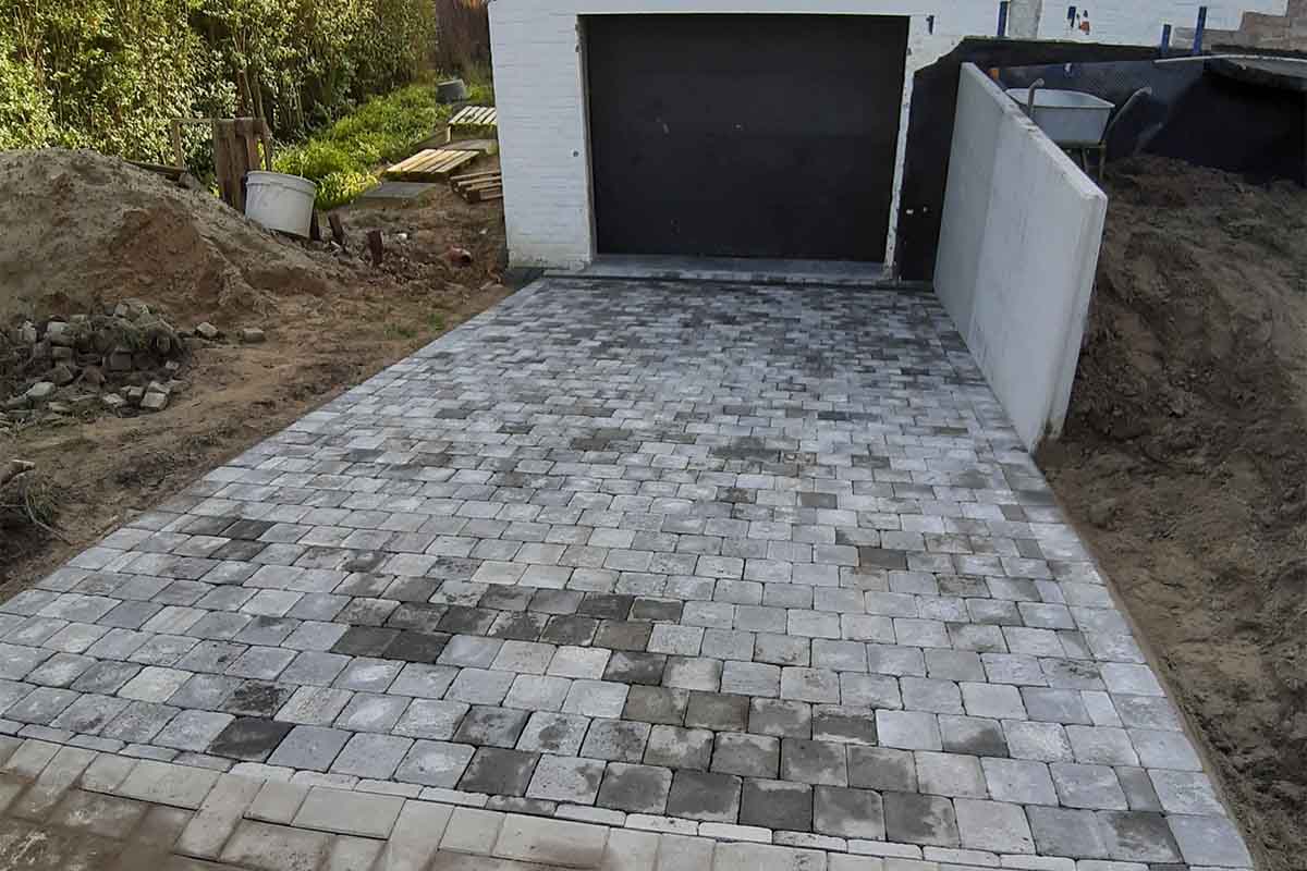 Opritten & Terrassen - Miny Algemene Bouwwerken Opritten & Terrassen - Miny Algemene Bouwwerken