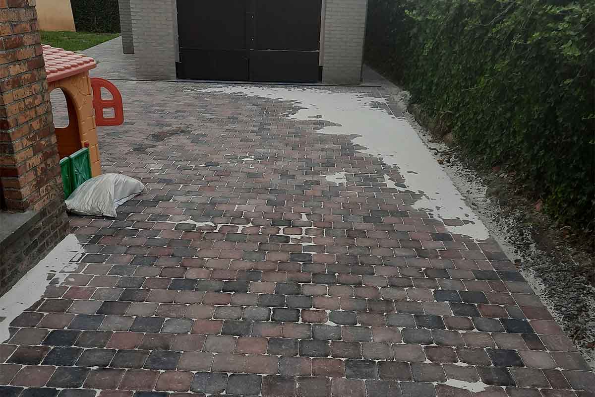 Opritten & Terrassen - Miny Algemene Bouwwerken Opritten & Terrassen - Miny Algemene Bouwwerken